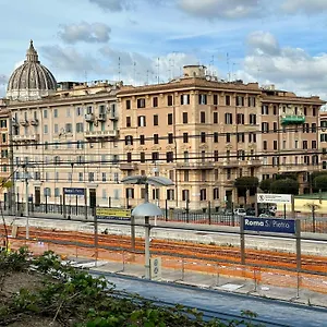https://eleonora-house.it-romehotels.com